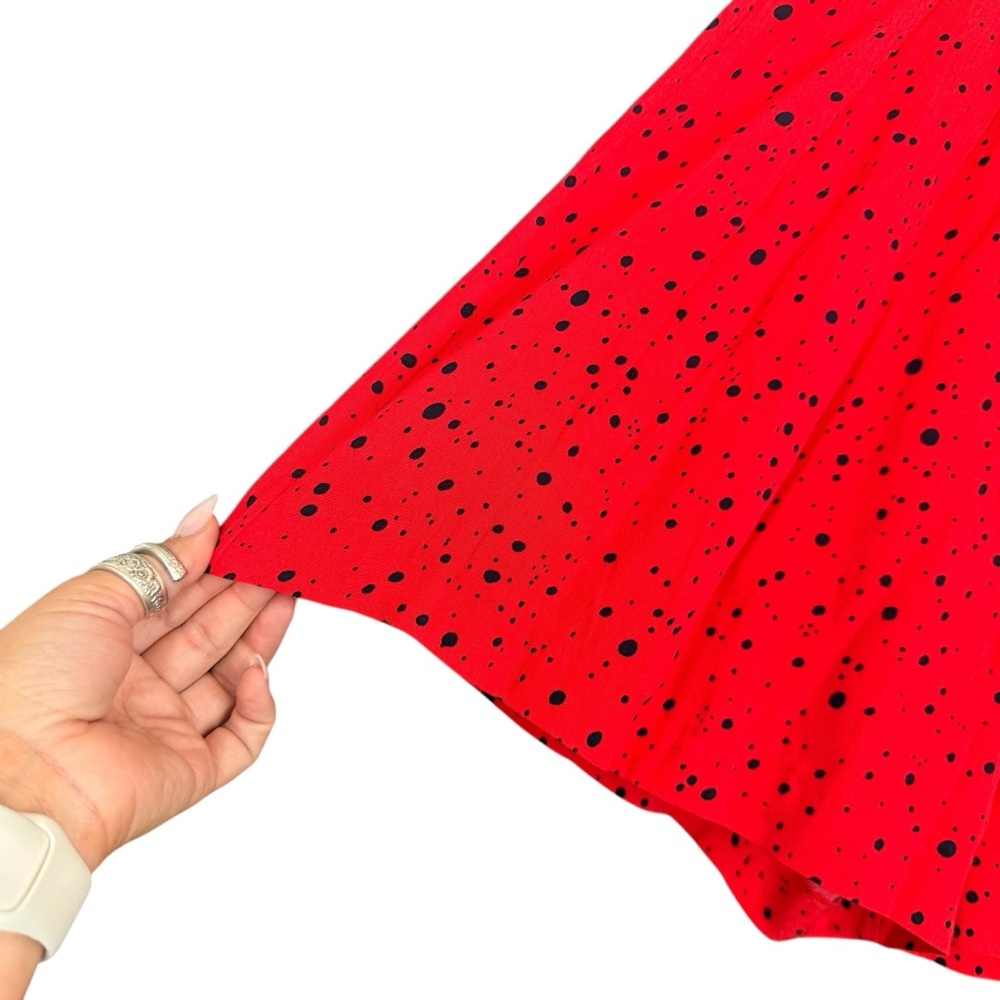 Zara Red and Black Patterned Shorts - Picture 6 of 7